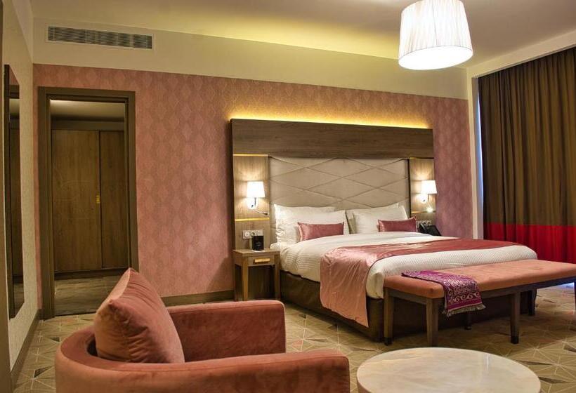 Номер Deluxe Кровать Кинг, Rodina Hotel Spa & Conferences