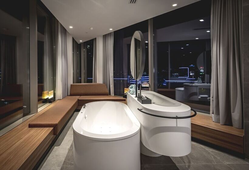 سوئیت با وان آب گرم, Van Der Valk Hotel Amsterdam Zuidas  Rai