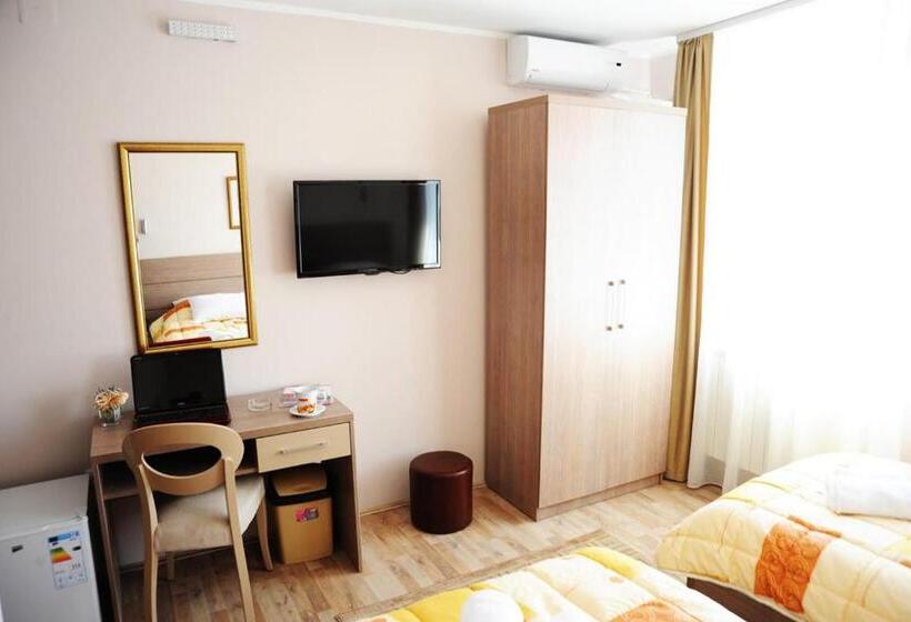 اتاق استاندارد یک نفره, Garni Hotel Crystal Ice