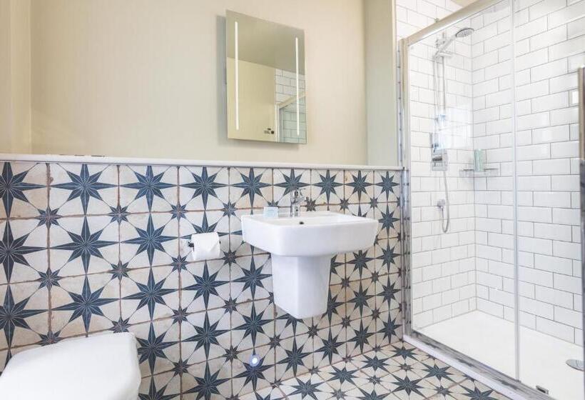 חדר סופריור עם מיטת קינג, Rock Point Inn