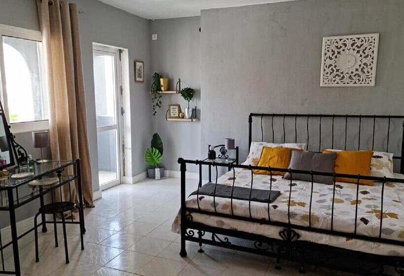 سوییت اجرایی, Deluxe B&b Casa Alegria, Tarrafal
