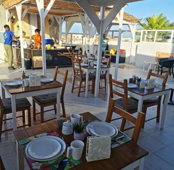 سوییت خانوادگی, Deluxe B&b Casa Alegria, Tarrafal