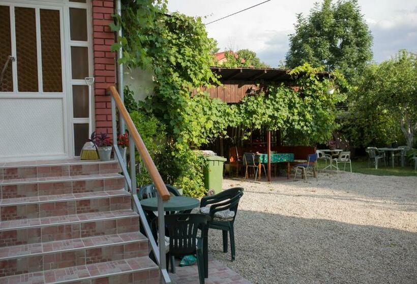 آپارتمان 3 خوابه, Apartman Nisa