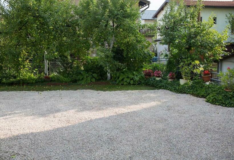 آپارتمان 3 خوابه, Apartman Nisa