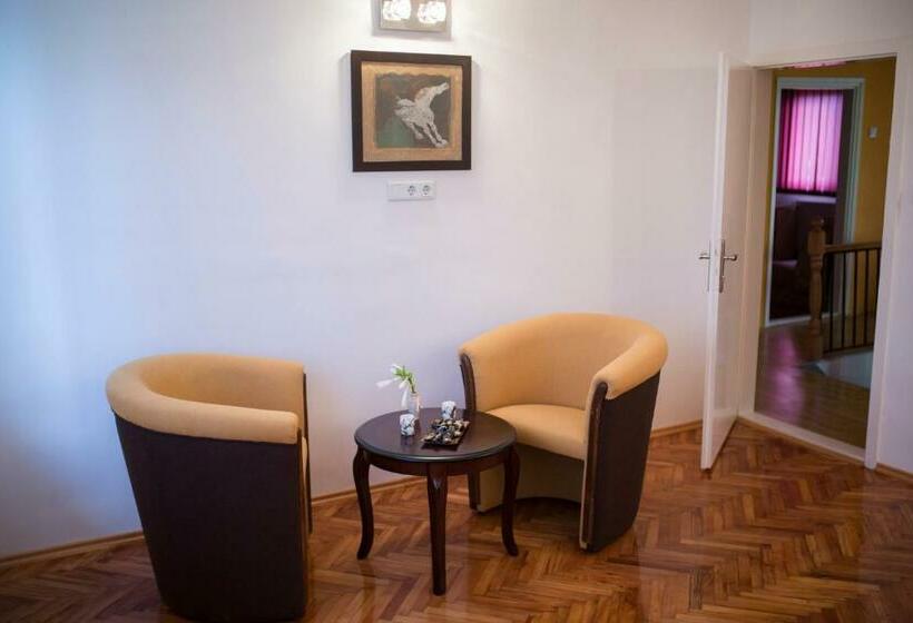آپارتمان 3 خوابه, Apartman Nisa