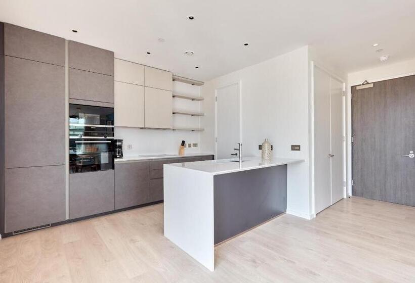 2 Bedroom Apartment, Sonder At Britain Quay