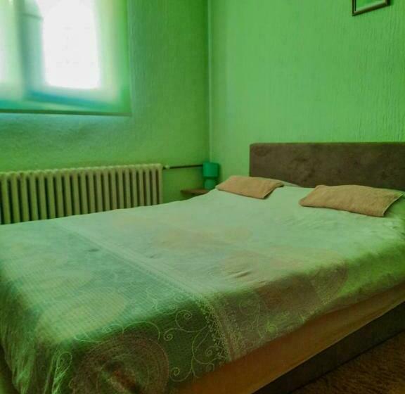 اتاق لوکس, S&z Hostel