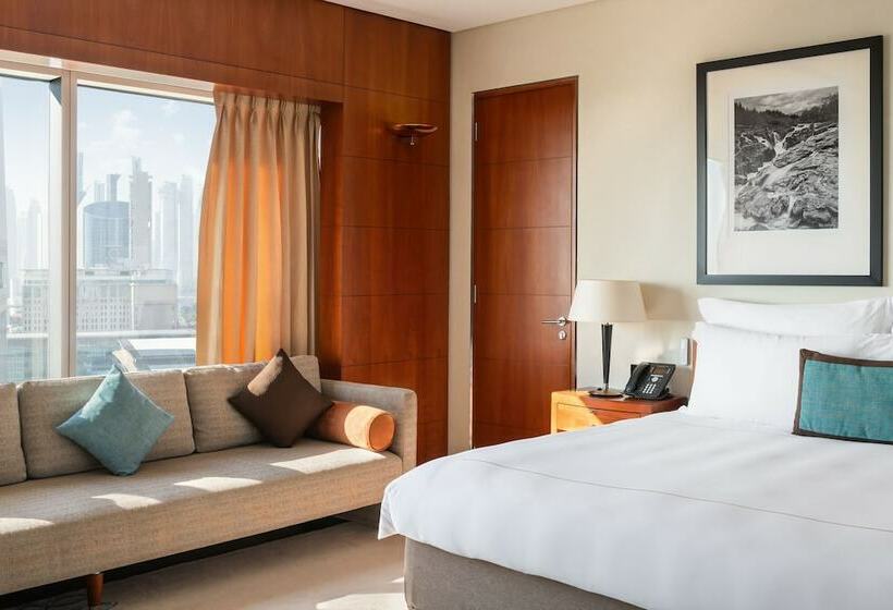 Номер Deluxe, Jumeirah Emirates Towers Dubai