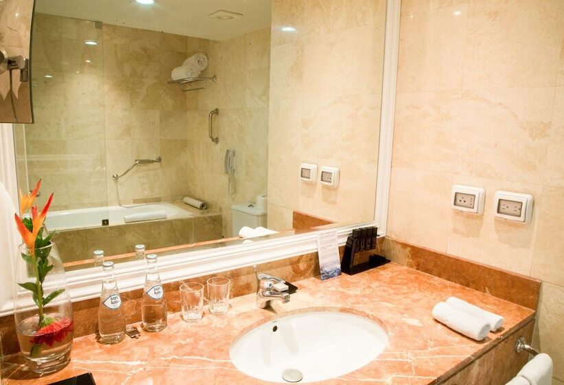 سوییت جونیور اجرایی, Melia Lima