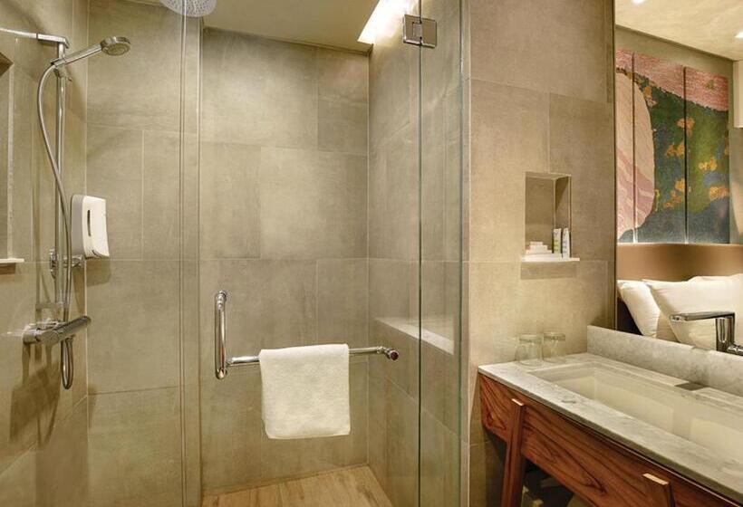 اتاق لوکس با بالکن, Mercure Kuta Bali