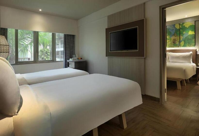 آپارتمان یک خوابه با دری مشترک که هال را جدا می کند., Mercure Kuta Bali