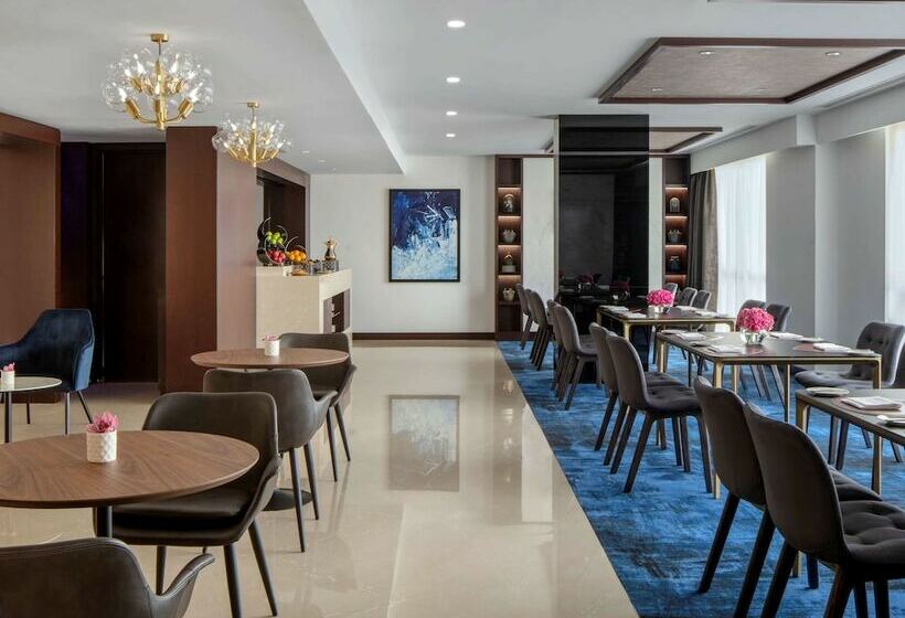 Номер Executive, Pullman Dubai Creek City Centre