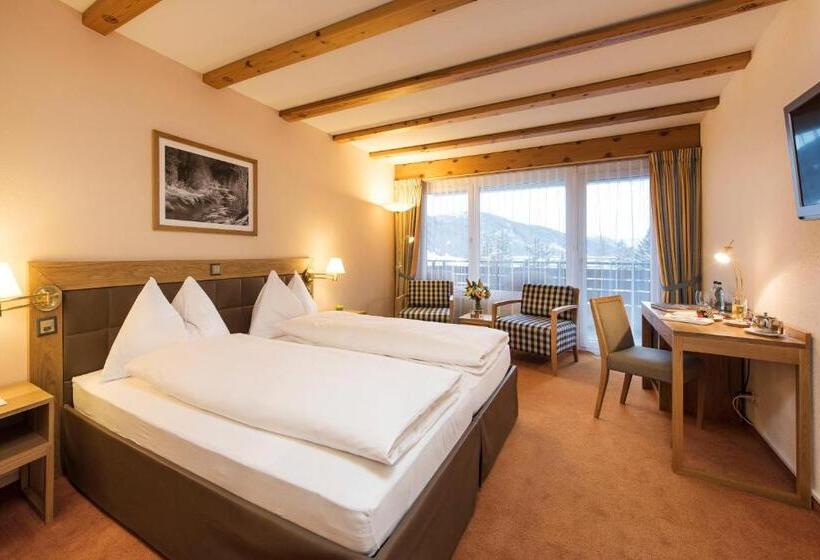 Classic room with balcony, Mountain Plaza