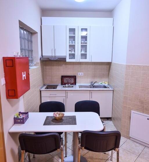 اتاق استاندارد سه نفره, Apartman Natalija Banja Luka
