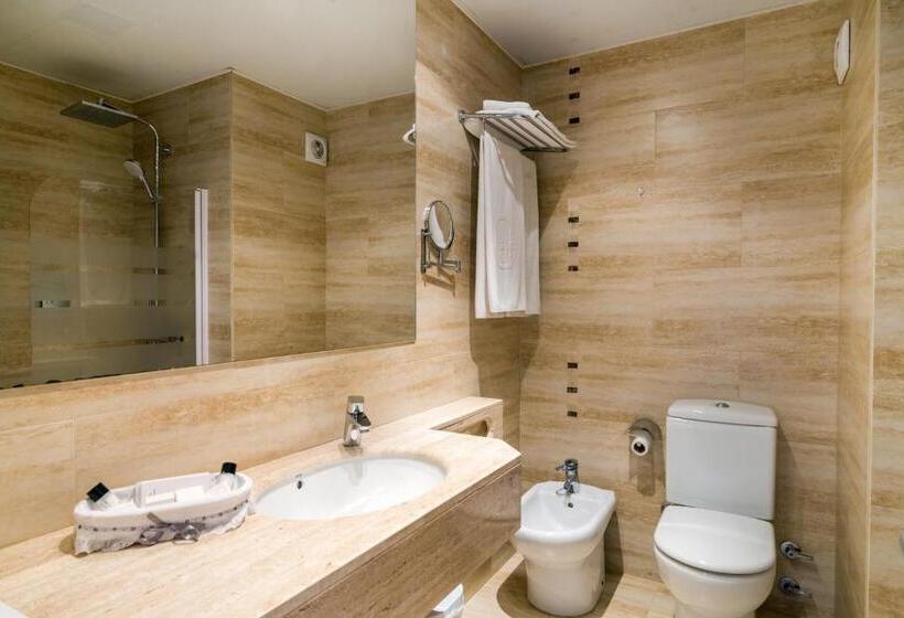 Deluxe-huone, Garbi