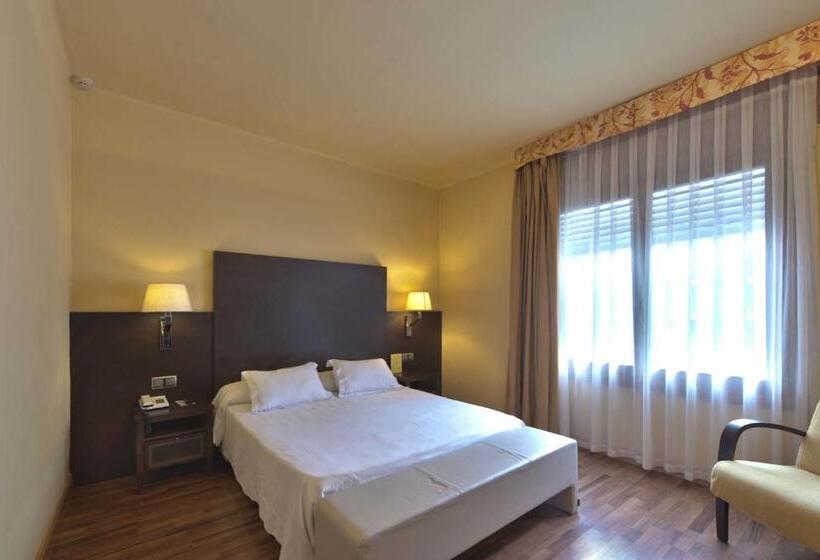 اتاق استاندارد, Restaurant Pessets & SPA
