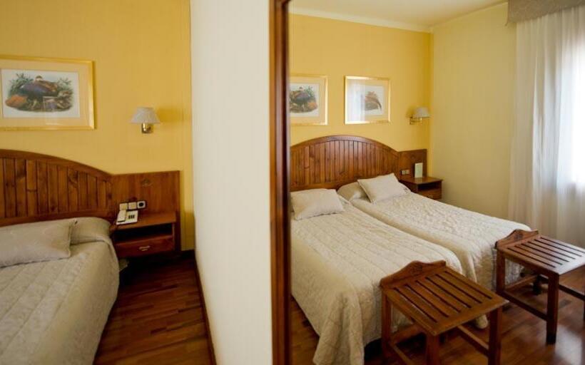 اتاق استاندارد یک نفره, Restaurant Pessets & SPA
