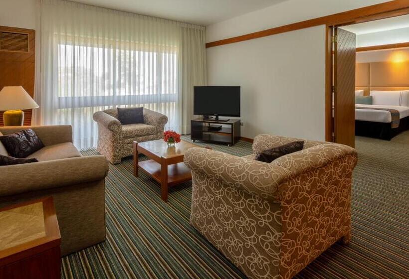 سوییت اجرایی, Sonesta Hotel El Olivar