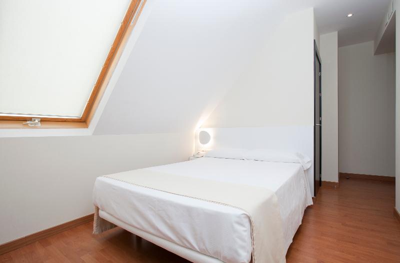 اتاق اکونومی, Vertice Sevilla