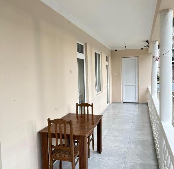 اتاق خانوادگی با سرویس بهداشتی مشترک, Guest House In Gonio
