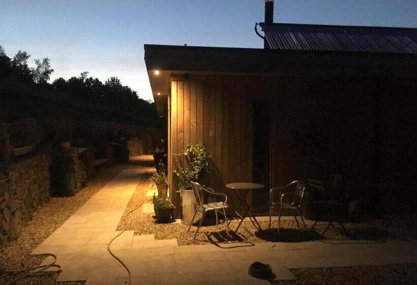 Номер Стандарт, The Sanctuary Cornwall