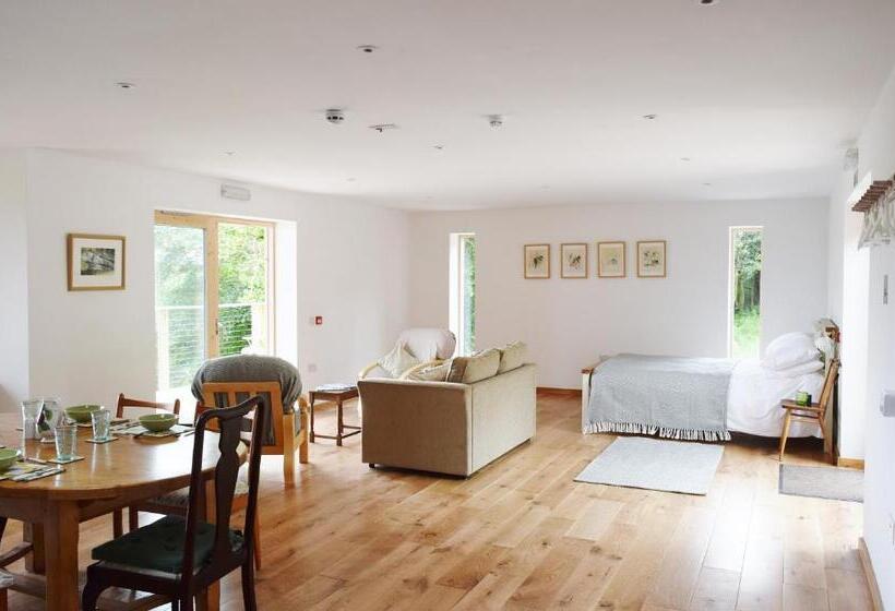 شقة غرفة واحدة, The Sanctuary Cornwall