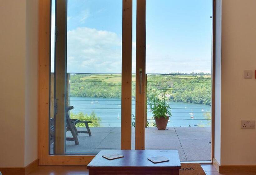 شقة غرفة واحدة, The Sanctuary Cornwall