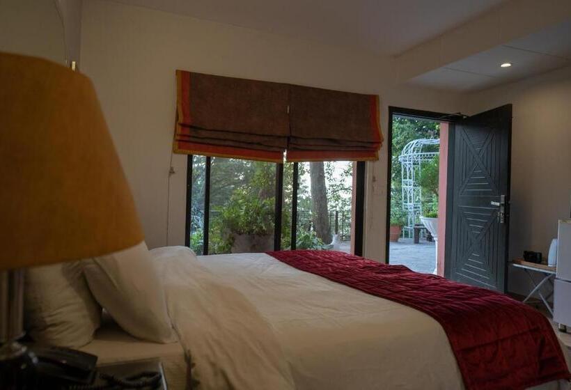 استودیوی استاندارد, Maisonette Firhill Resort