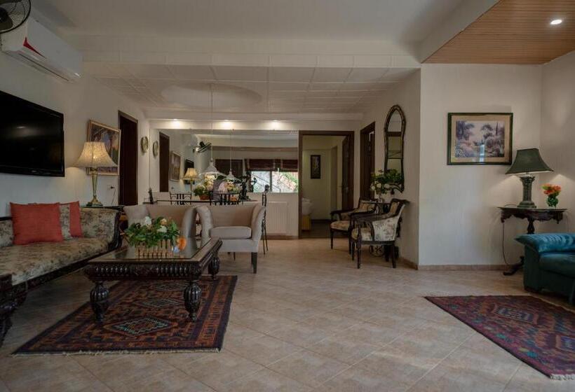 سوئیت با تخت بزرگ, Maisonette Firhill Resort