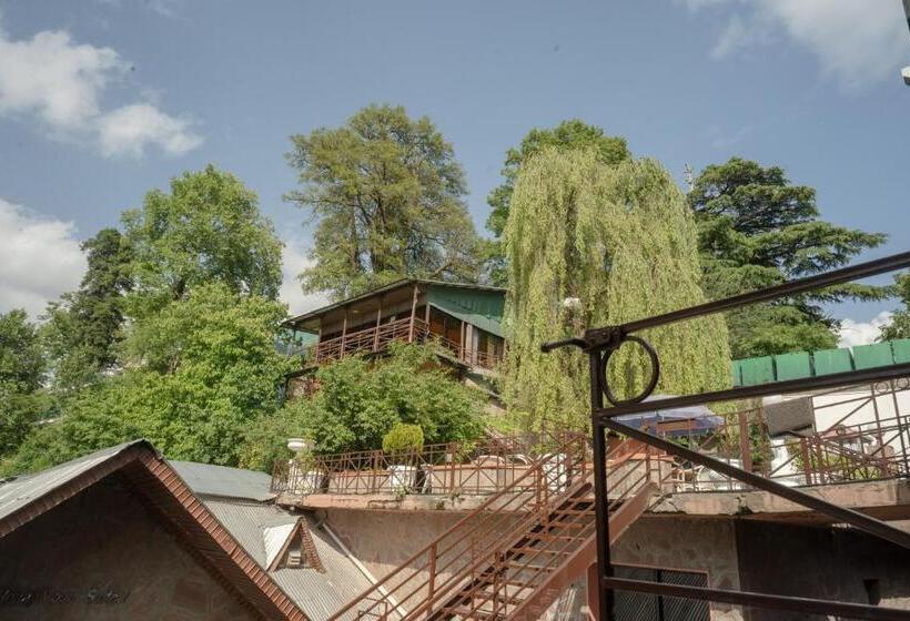 سوییت لوکس, Maisonette Firhill Resort