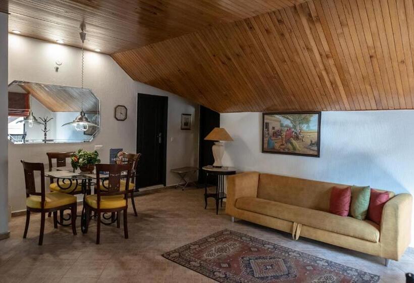 سوییت لوکس, Maisonette Firhill Resort