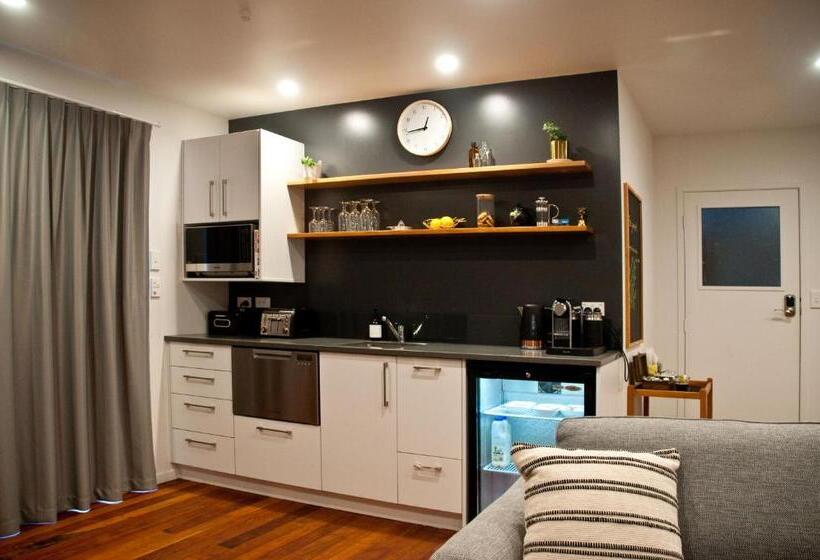 Номер Стандарт, Whakatane B&b