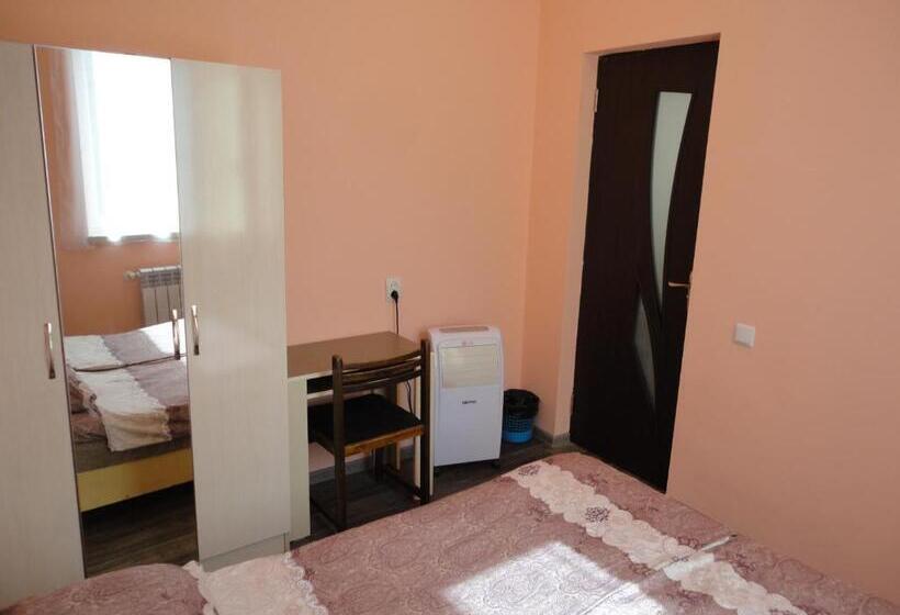 اتاق اکونومی, Like Home Guesthouse & Tours