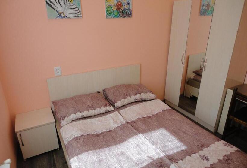 اتاق اکونومی, Like Home Guesthouse & Tours