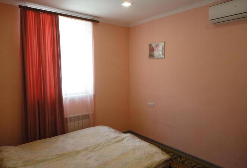 اتاق اکونومی, Like Home Guesthouse & Tours