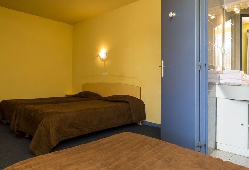 Номер Стандарт Трехместный, & Residence Avermes