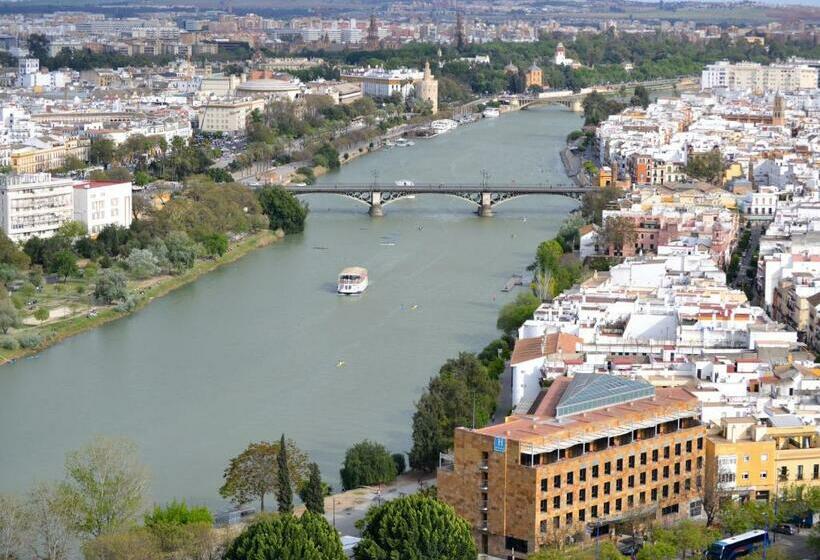 اتاق استاندارد با چشم‌انداز رودخانه, Ribera De Triana   Reopening!