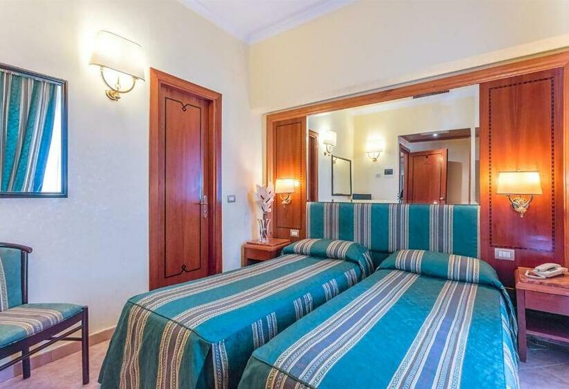 غرفة قياسية, Raeli Hotel Lux