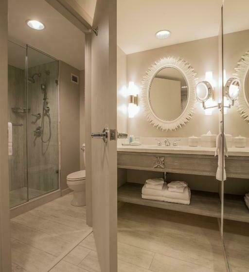 اتاق استاندارد با چشم‌انداز, Universal's Loews Royal Pacific Resort