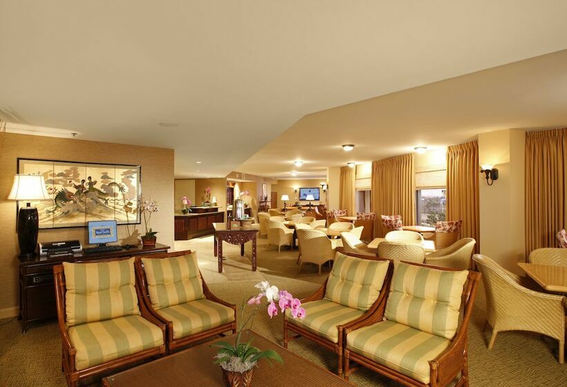 اتاق کلاب, Universal's Loews Royal Pacific Resort