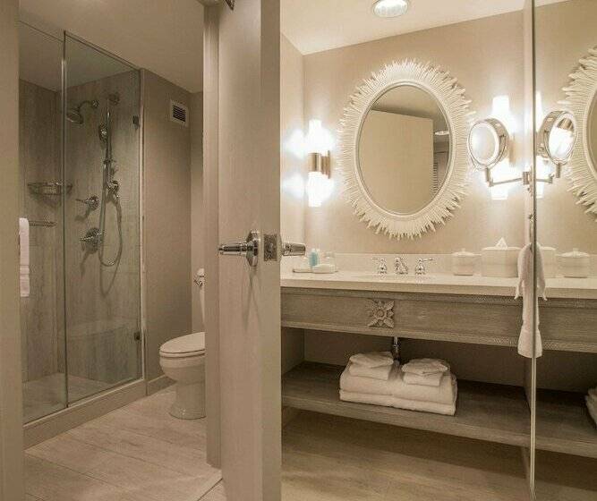 اتاق کلاب, Universal's Loews Royal Pacific Resort