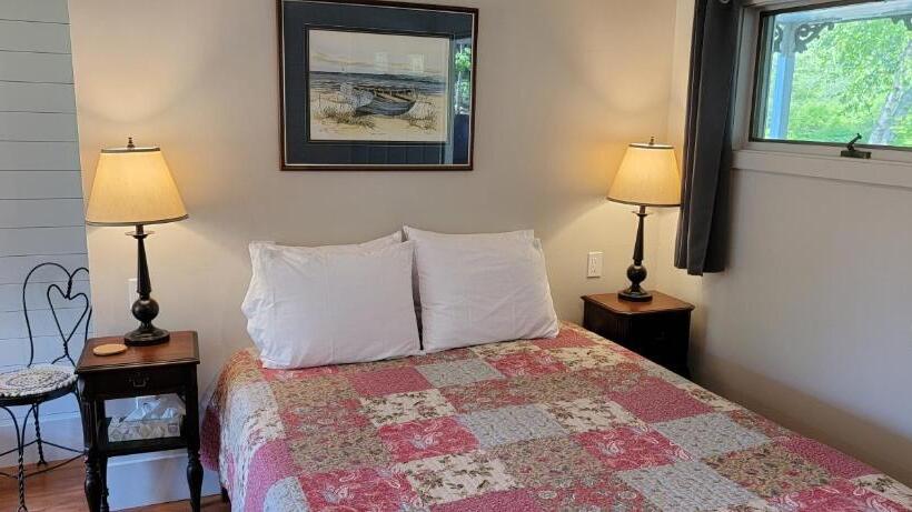Номер Стандарт, Hawks House Inn