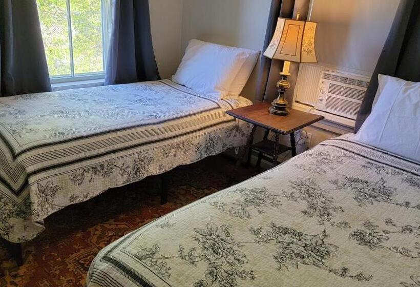 Люкс 3 Спальни, Hawks House Inn
