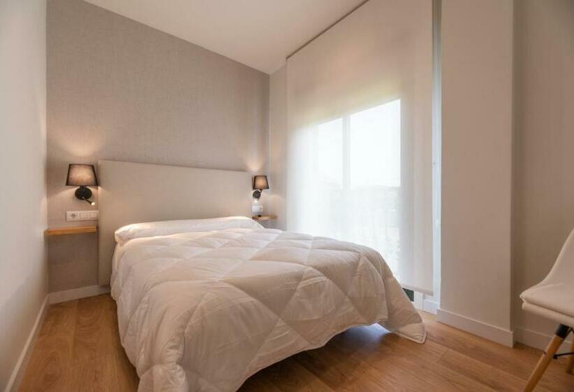 Номер Стандарт, Hostal Devesas