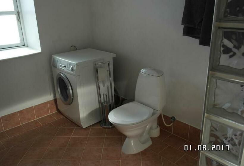 شقة 3 غرف, Ringslund B&b