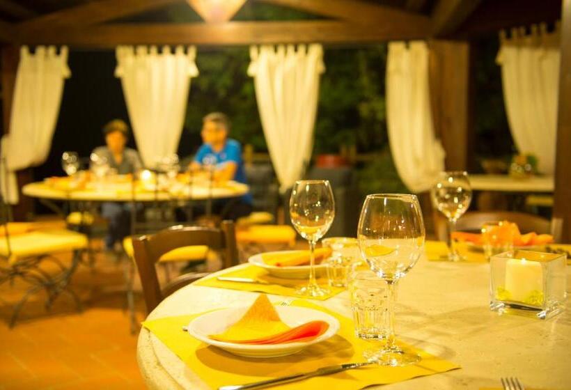Студия Стандарт, Agriturismo Poggio Corbello
