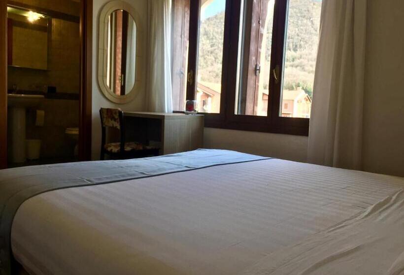 Номер Стандарт, Albergo Isetta