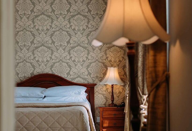 سوییت جونیور, Sheedys Boutique Hotel & Restaurant