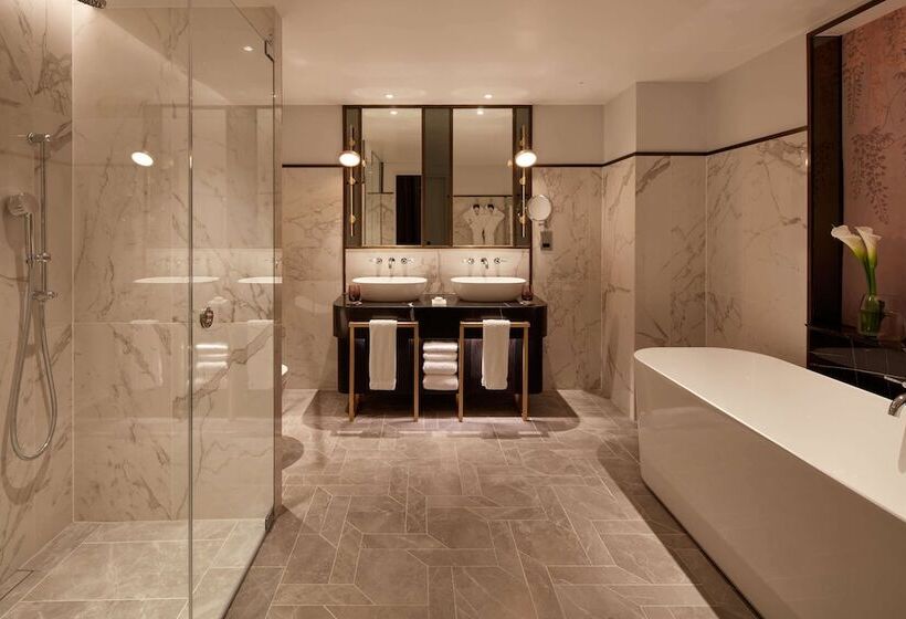 Люкс, The Biltmore Mayfair