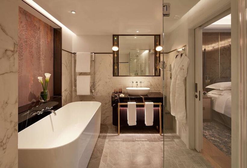 Люкс, The Biltmore Mayfair